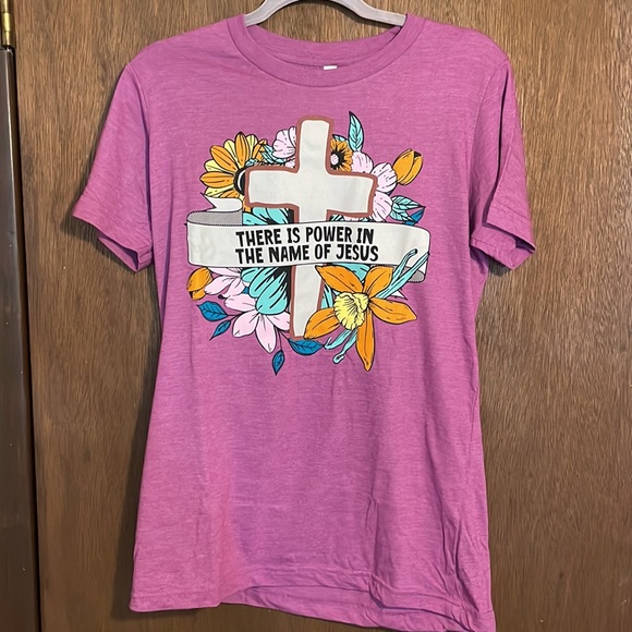 2 Love In Faith T-shirts! Women’s size Medium! Tshirt is soft & comfortable! - Picture 5 of 6